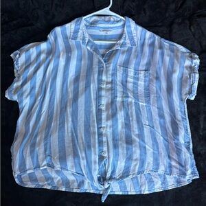 Beachlunchlounge Sky and White Shirt